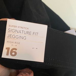 Super stretch signature fit jegging